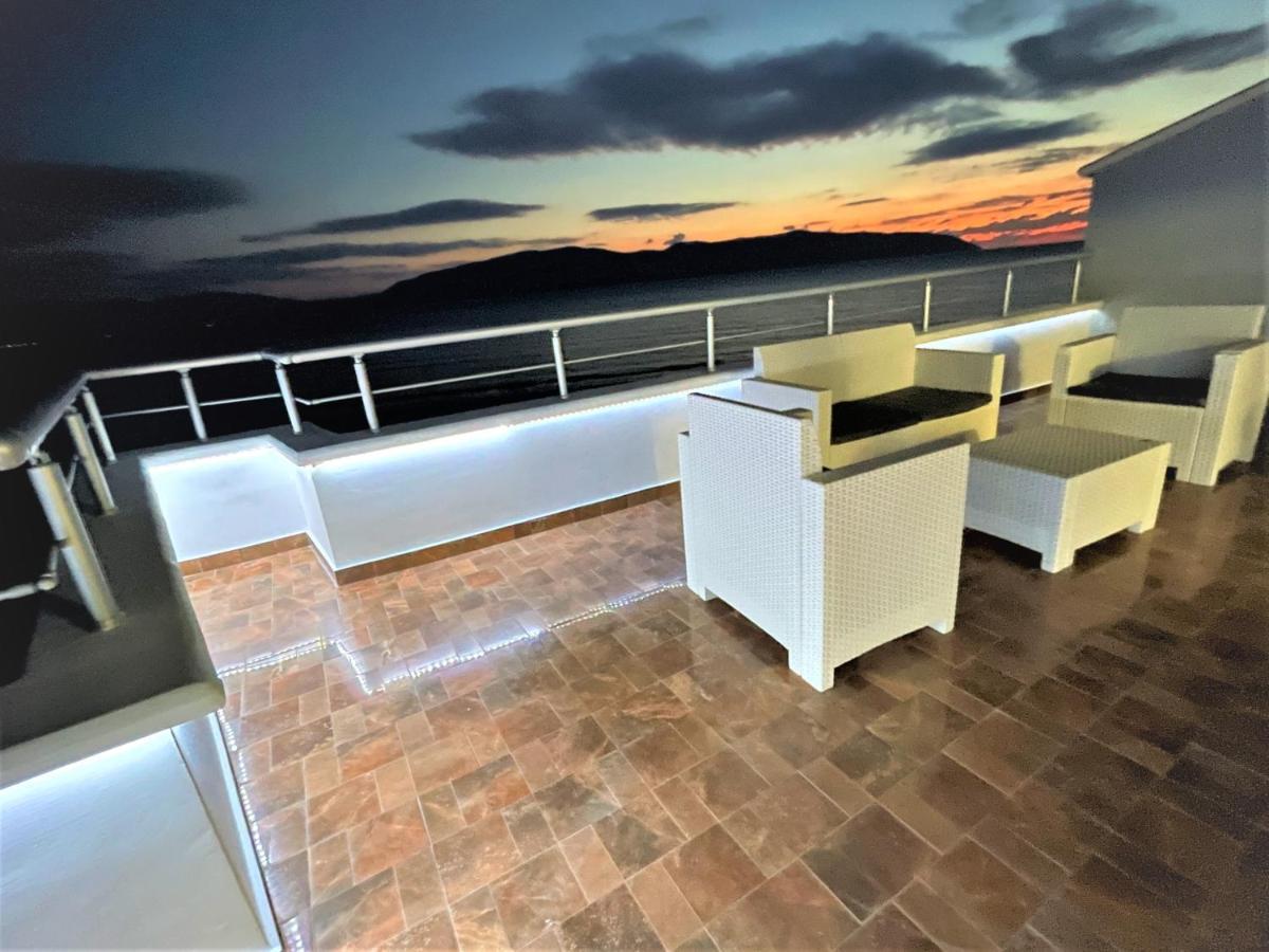 Sky & Sea Viewing Apartment Влёра Экстерьер фото